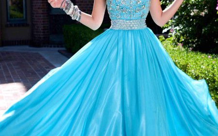 Why Modest Prom Dresses Are a Fashionable and Confident Choice