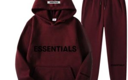 Essential Hoodie – Simple Design, Maximum Comfort