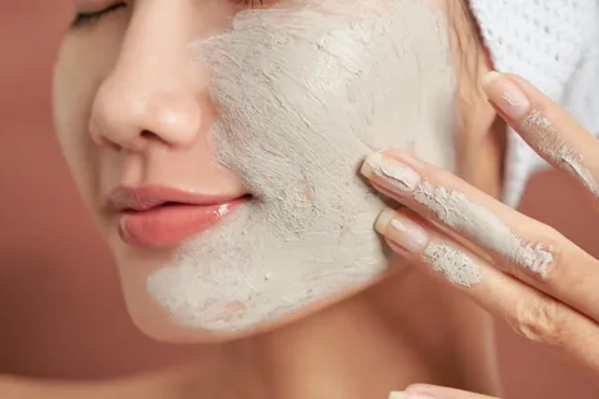 The Ultimate Guide to Clay Face Masks: Clearer Skin Starts Here