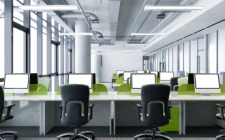 Effektiv Kontorsstädning i Stockholm och Uppsala – Vägen till en Ren och Produktiv Arbetsmiljö