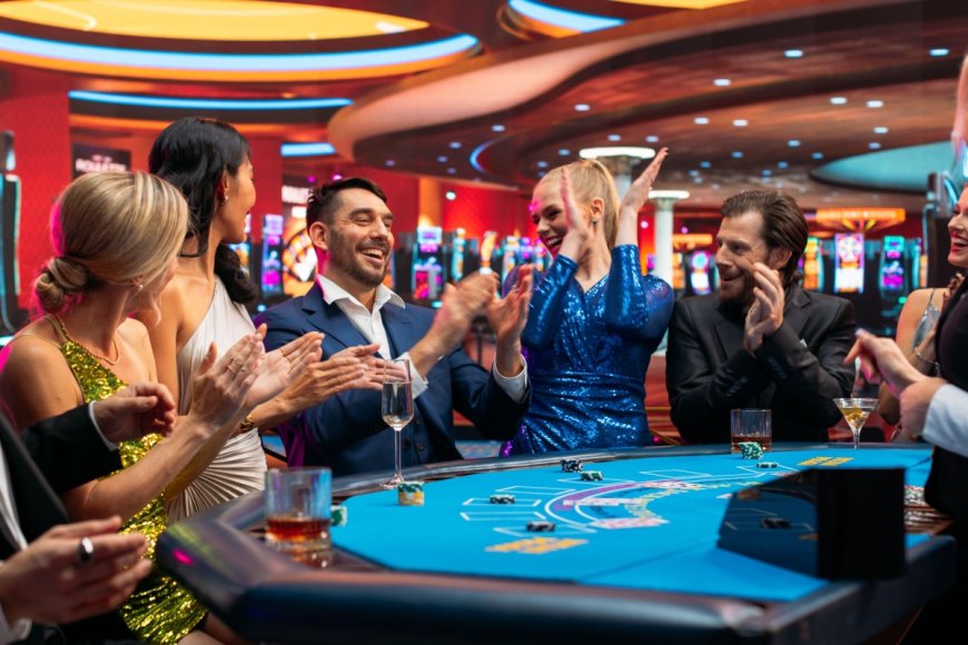 How Casino Loyalty Programs and Cage Operations Work Together to Boost Player Value